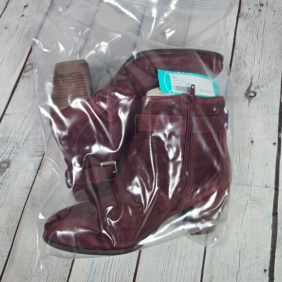 Diba Sleek Burgundy Suede Bootie 8.5 NWT - Picture 14 of 14